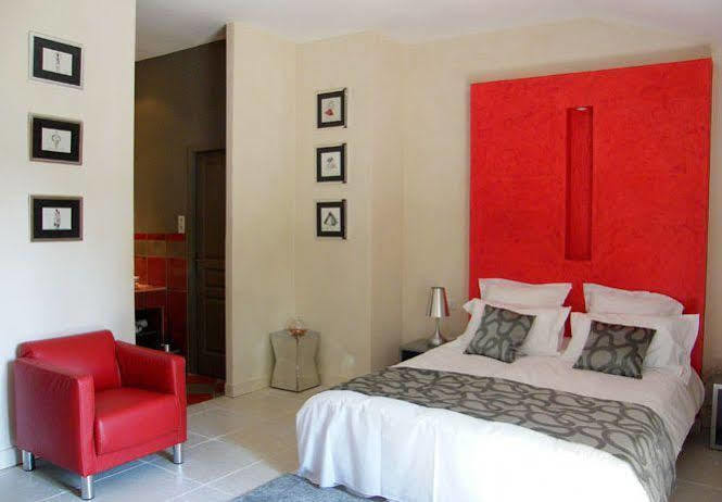 Chambres D'Hotes La Maison De Leonie Collias Exterior photo